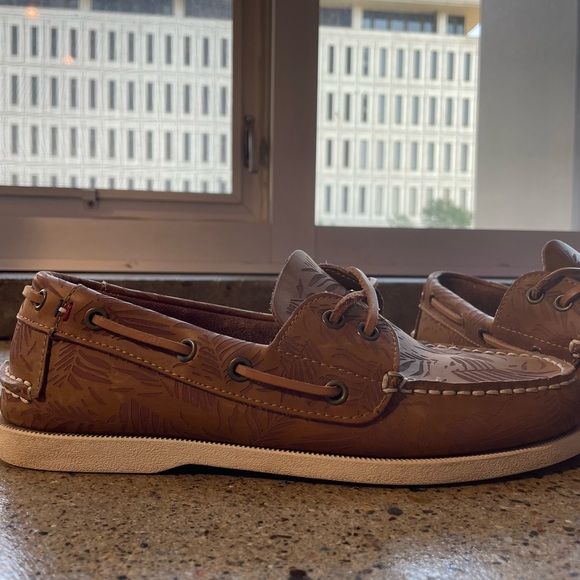 Tommy Hilfiger boat shoes - Picture 3 of 6